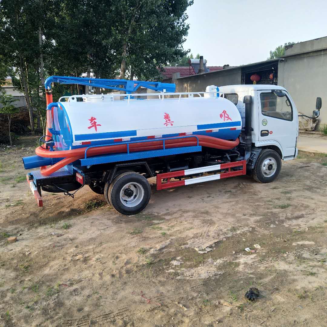 二手吸糞車市場(chǎng)解析 國(guó)五帶手續(xù)、真空吸糞車與無牌車的選購(gòu)指南